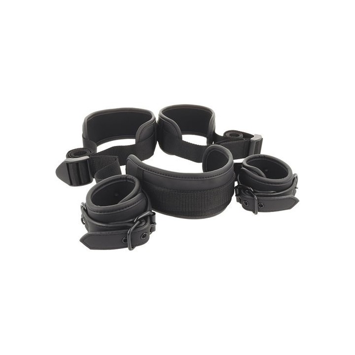 FETISH SUBMISSIVE OPEN LEG SET WITH HANDCUFFS-ESPOSAS POSICIÓN PIERNAS ABIERTAS
